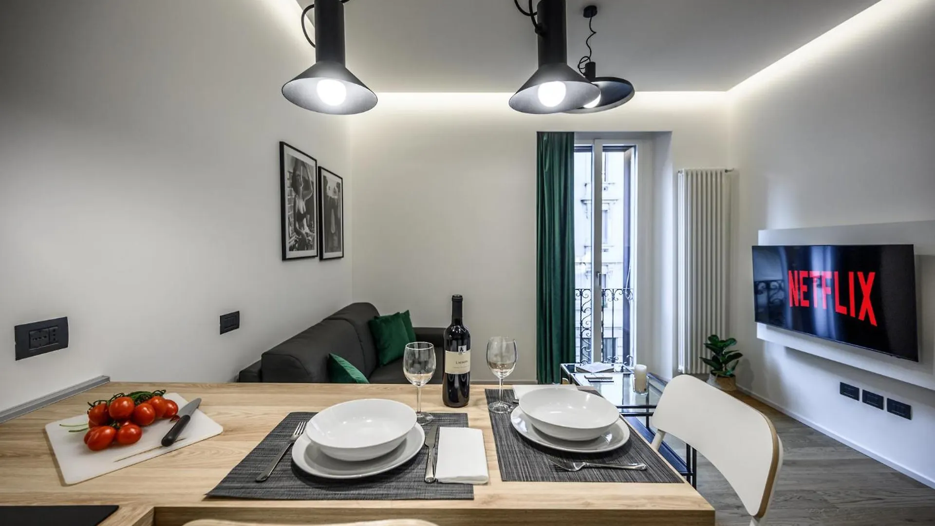 Deluxe Apartment In Brera-Duomo, Near Metro Milan