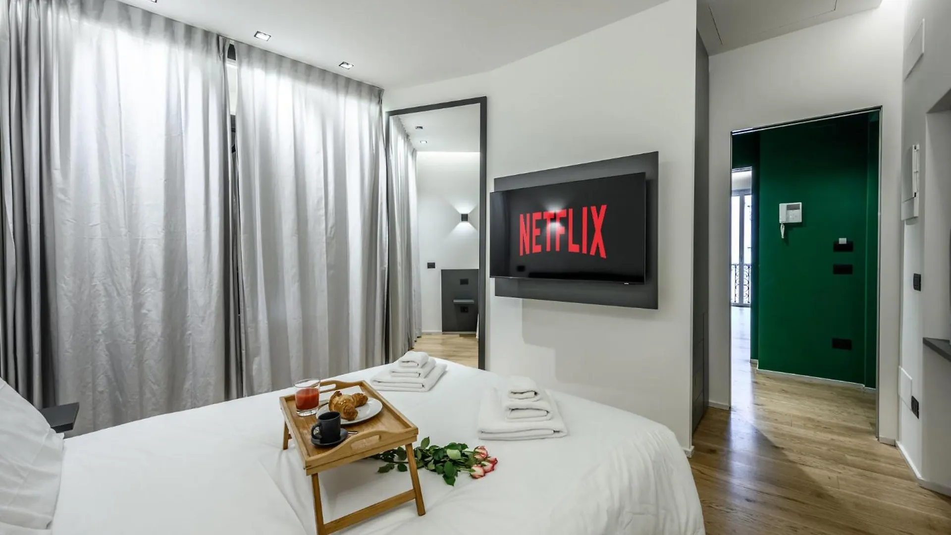 Deluxe Apartment In Brera-Duomo, Near Metro Milan